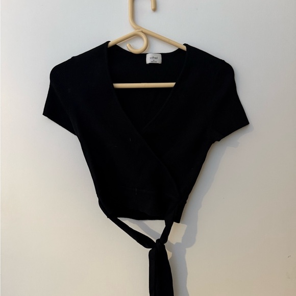 Wilfred Tops - Wilfred Black Tie Crop Top
